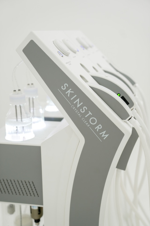 SKINSTORM device